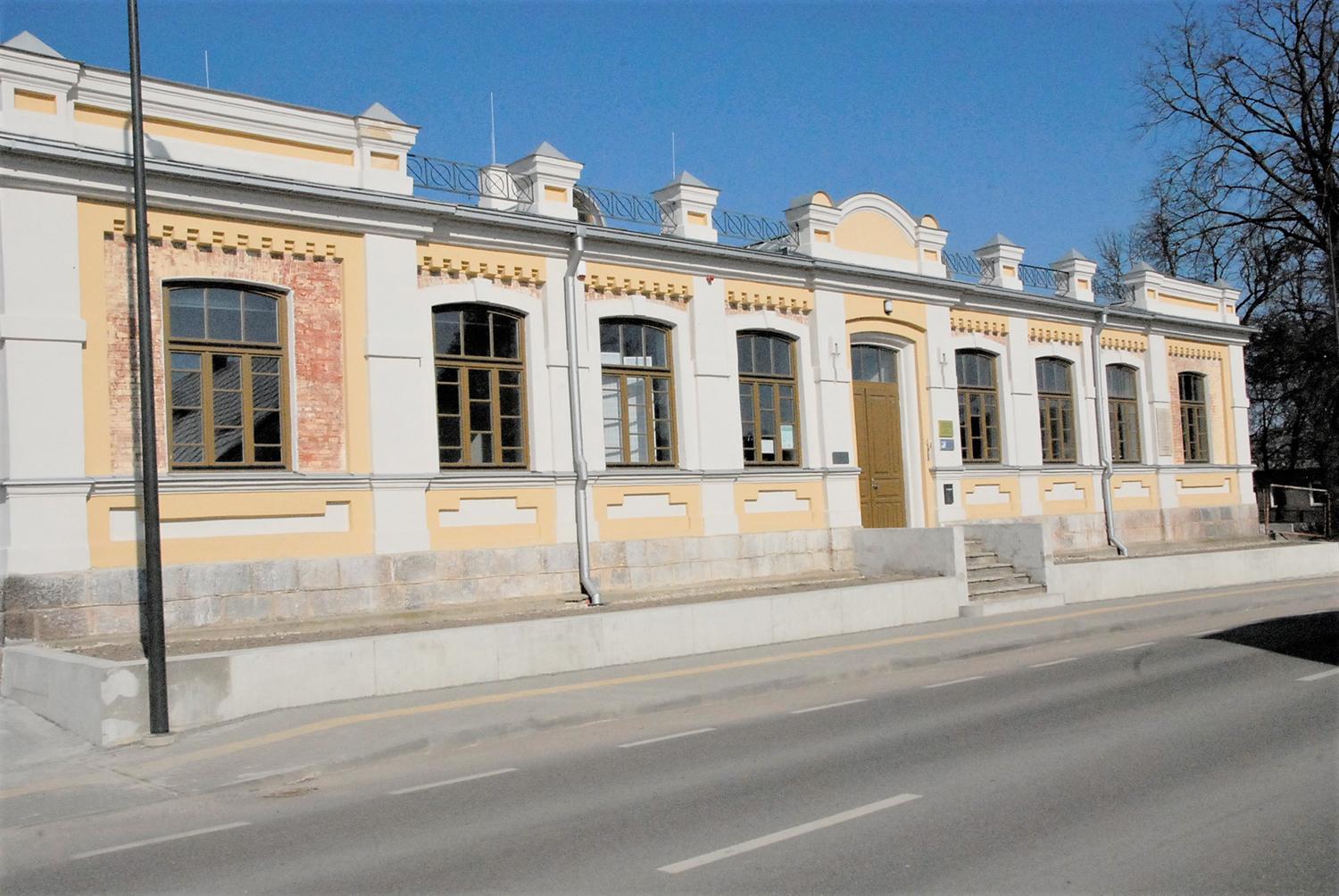 Ukrainiečiai jau mokosi lietuvių kalbos / Ukrainiečiai bursis Vasario 16-osios gatvėje esančiame Tolerancijos centre.  Gedimino Nemunaičio nuotr.