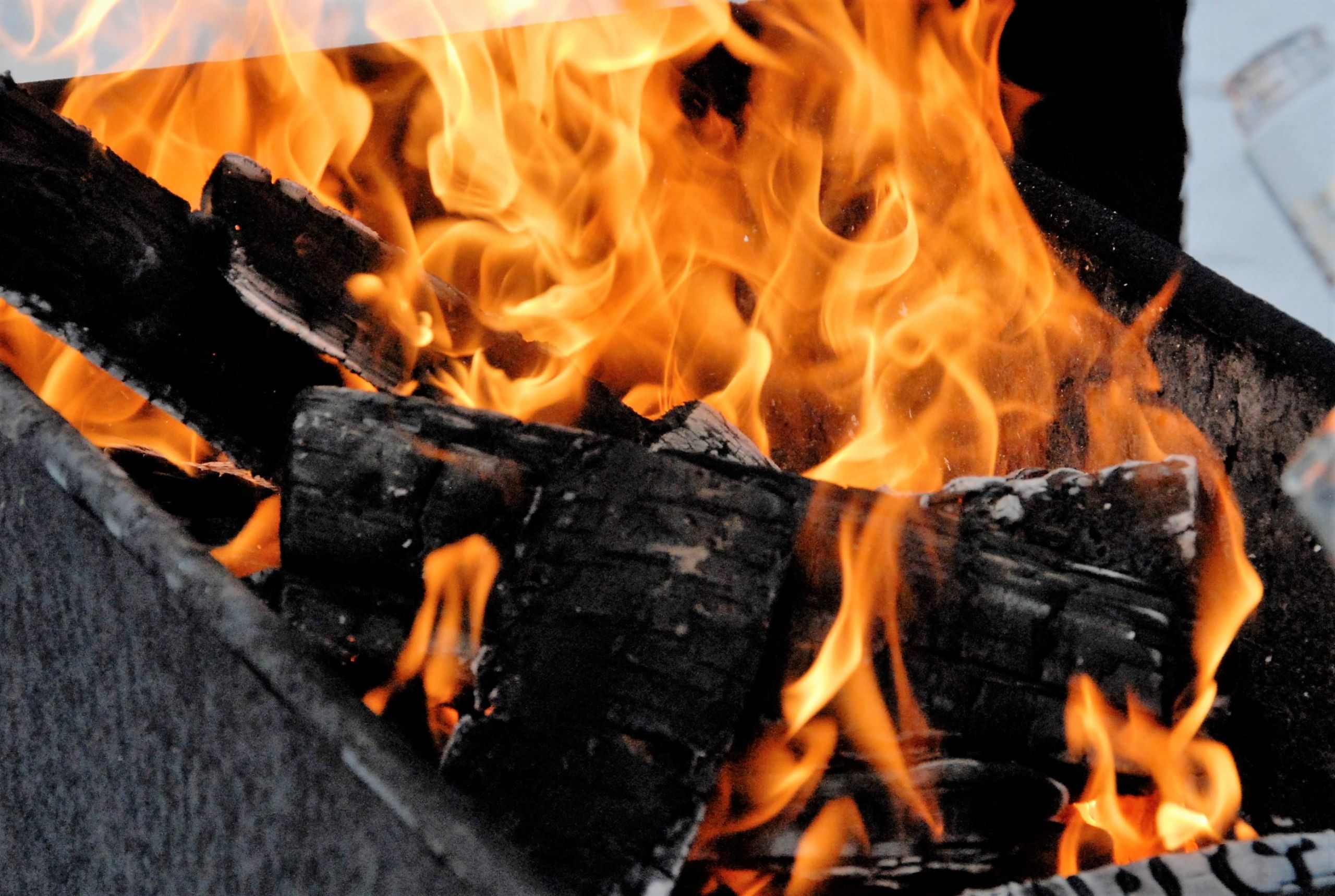 Uždegė sugėrovo drabužius /