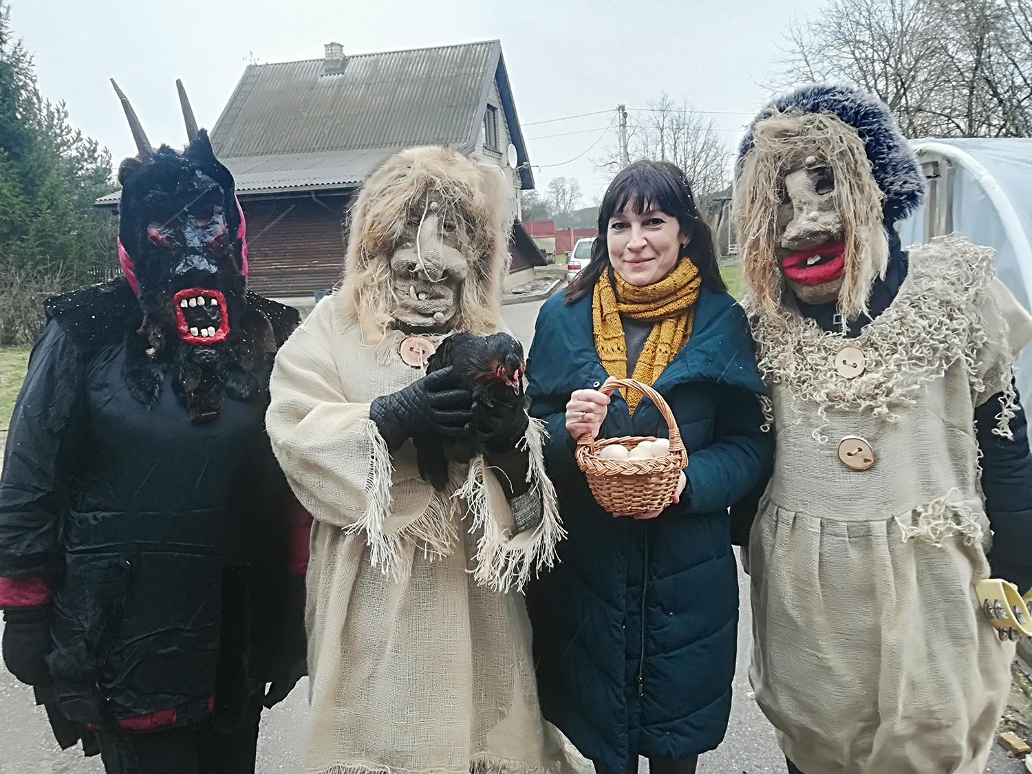 Užgavėnės – Deltuvoje / Persirengėliai Deltuvoje krėtė visokius „šposus“.