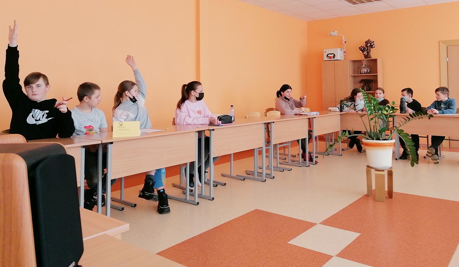 Vaikai dalyvavo protų mūšyje / Vaikai suskirstyti į 3 komandas.  Daivos Šermukšnienės nuotr.