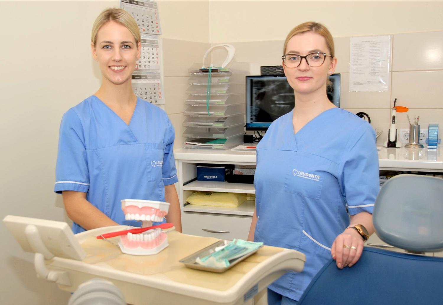 Vaikų dantų traumos: kaip elgtis nutikus nelaimei? / „Estetinė odontologija“ kviečia vaikus nemokamai profilaktiškai pasitikrinti dantis.