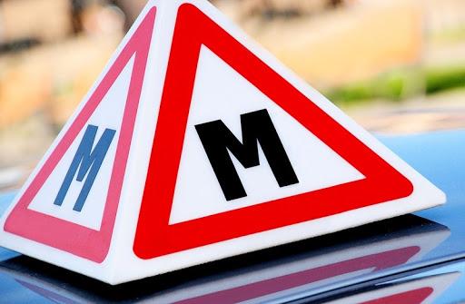 Vairavimo mokyklos – kodėl svarbu pasirinkti gerą? /