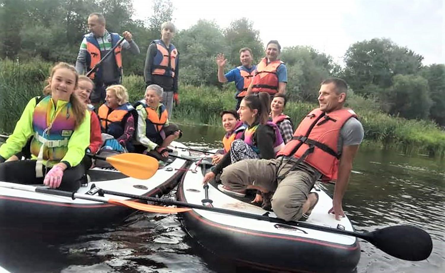 Vasara – vandens pramogų metas / Irklentės –  puiki galimybė pramogoms ant vandens didesnei kompanijai.