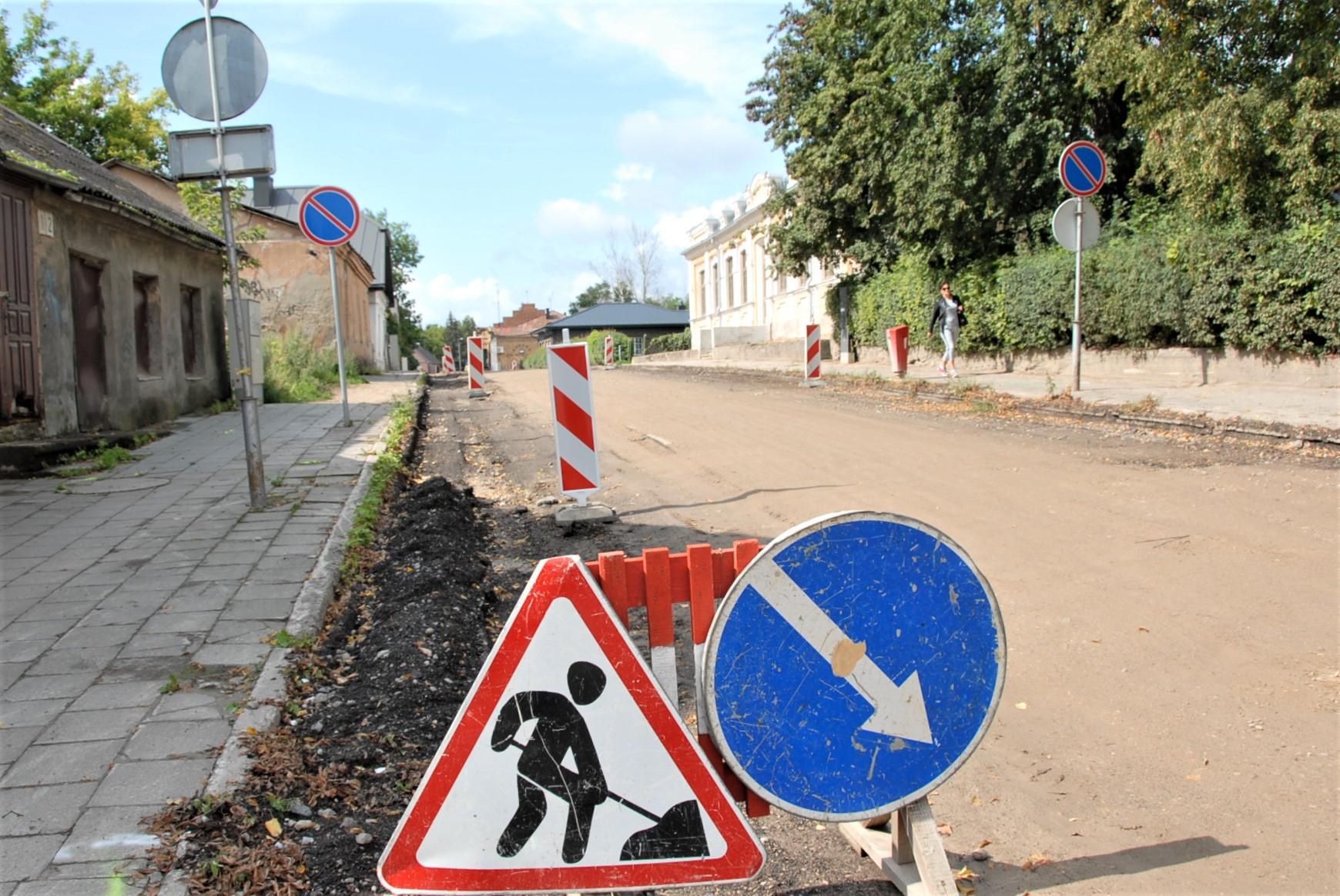 Vasario 16-osios gatvėje – pagaliau remontas /