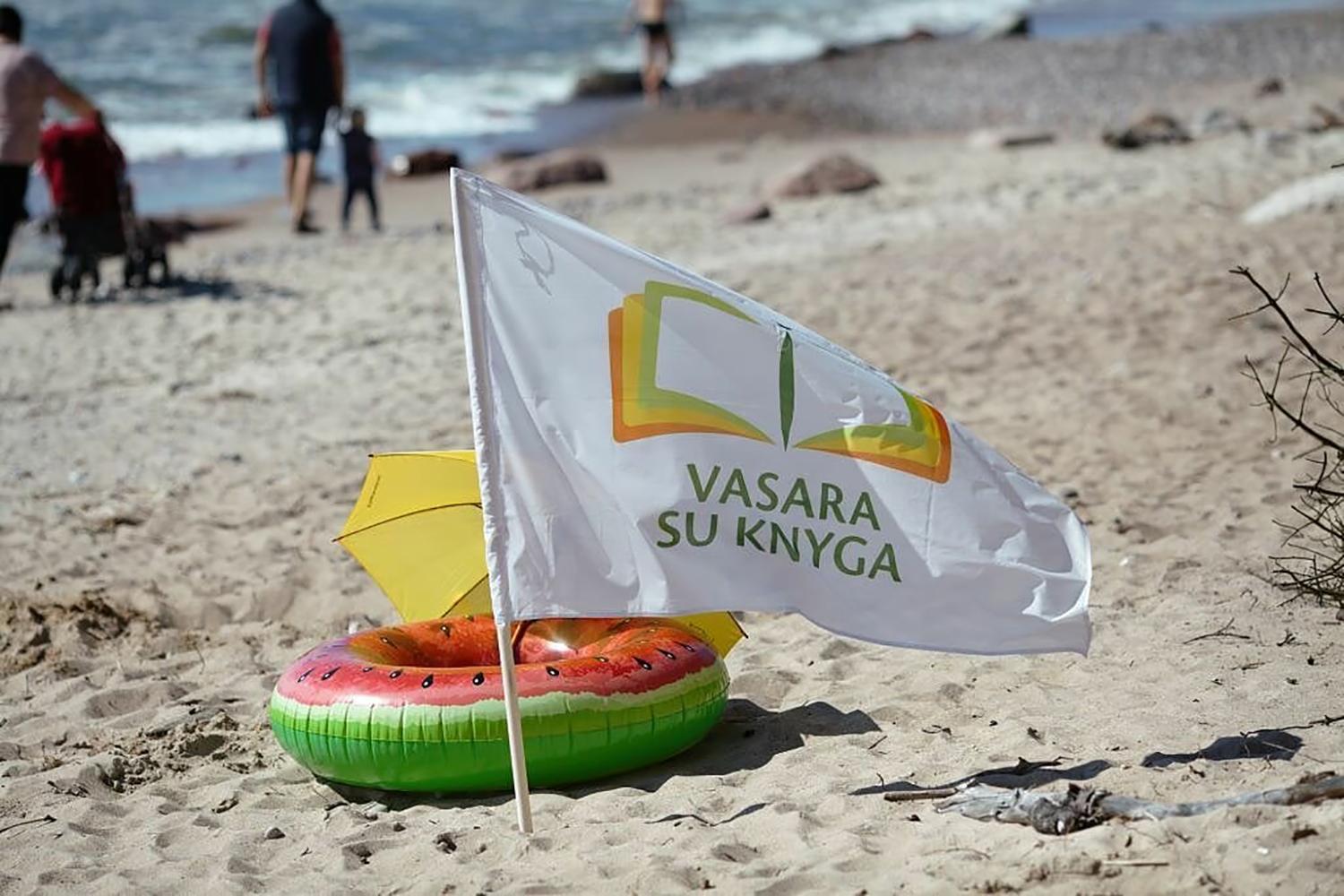 Vasaros desertu pasirinko knygą /