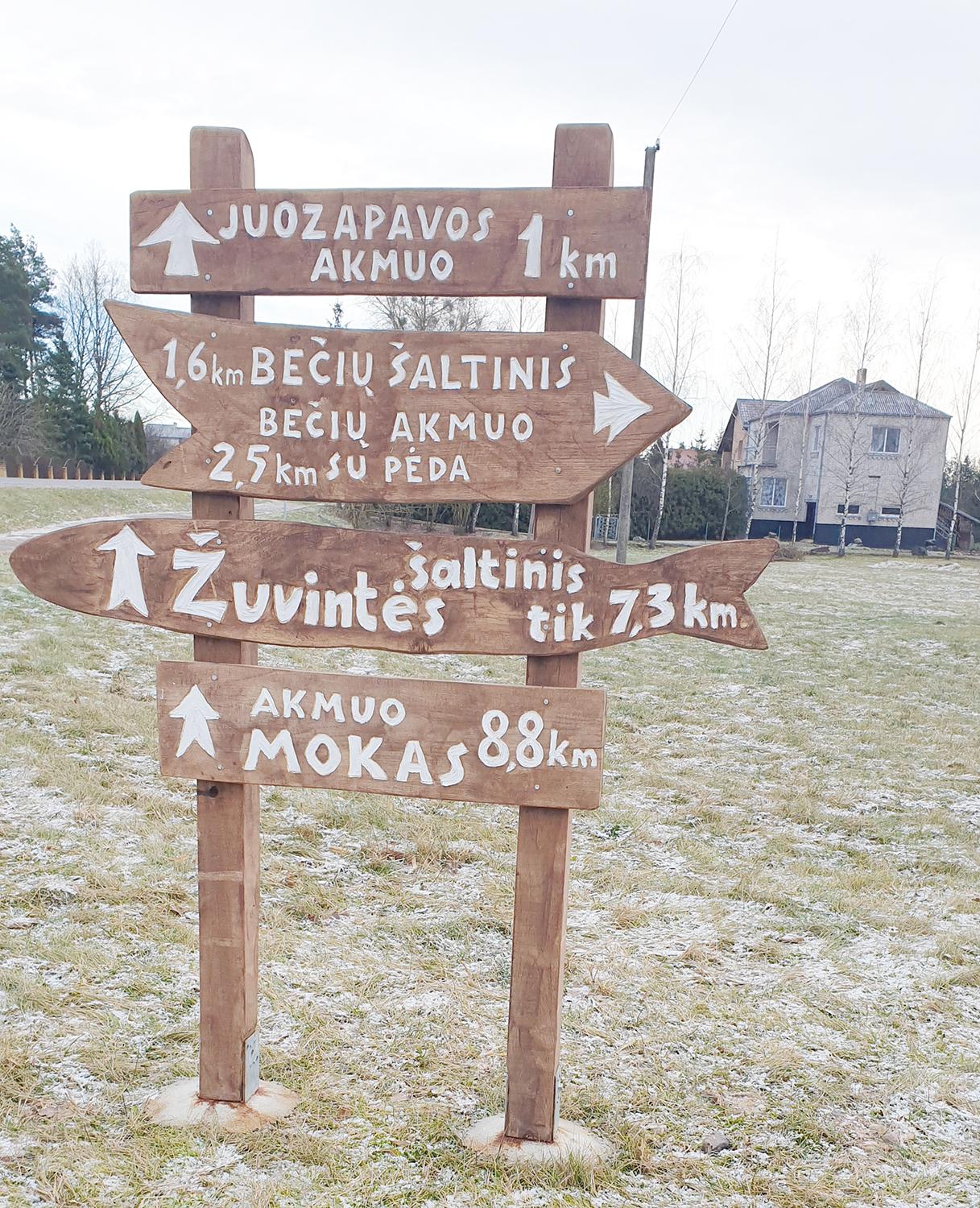 Vepriuose įrengtos rodyklės į lankytinus objektus / Veprių lankytojams pažinti apylinkes padės rodyklės į lankytinus objektus.