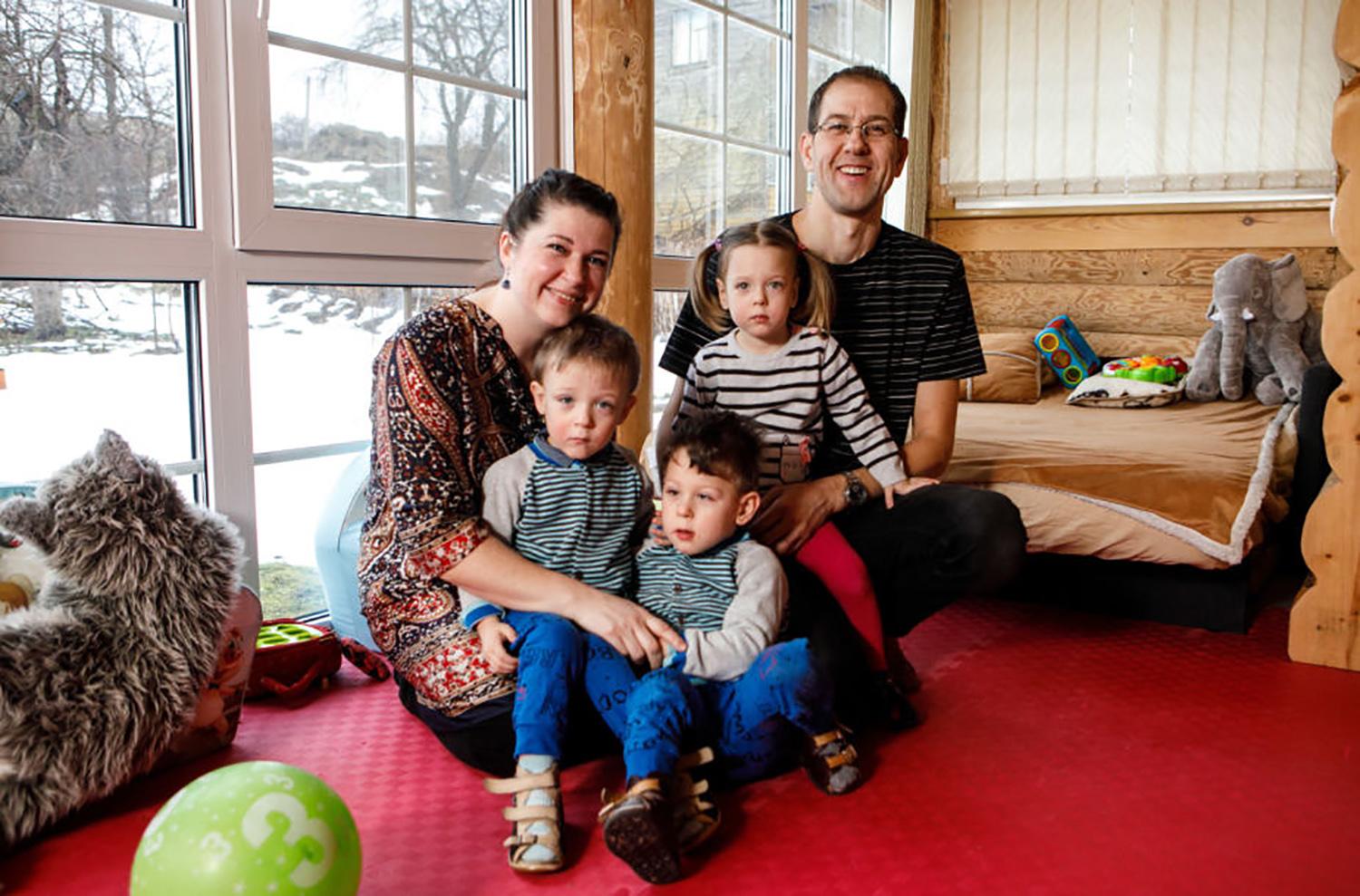 Vienam iš trynukų padės ir Lietuvos muzikos žvaigždės / Vitos ir Evaldo Leipų šeima Eriko Ovčarenko nuotr.