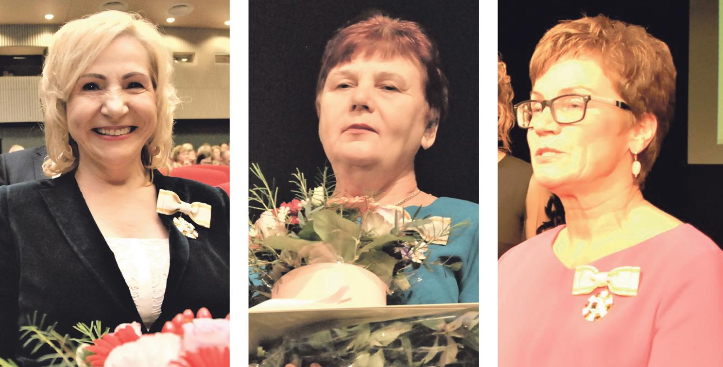 Vietos savivaldos proga – padėkos ženklai / Gedimino Nemunaičio nuotr. Angelė Andrikonienė. Aldona Medonienė. Auksė Pusvaškienė.