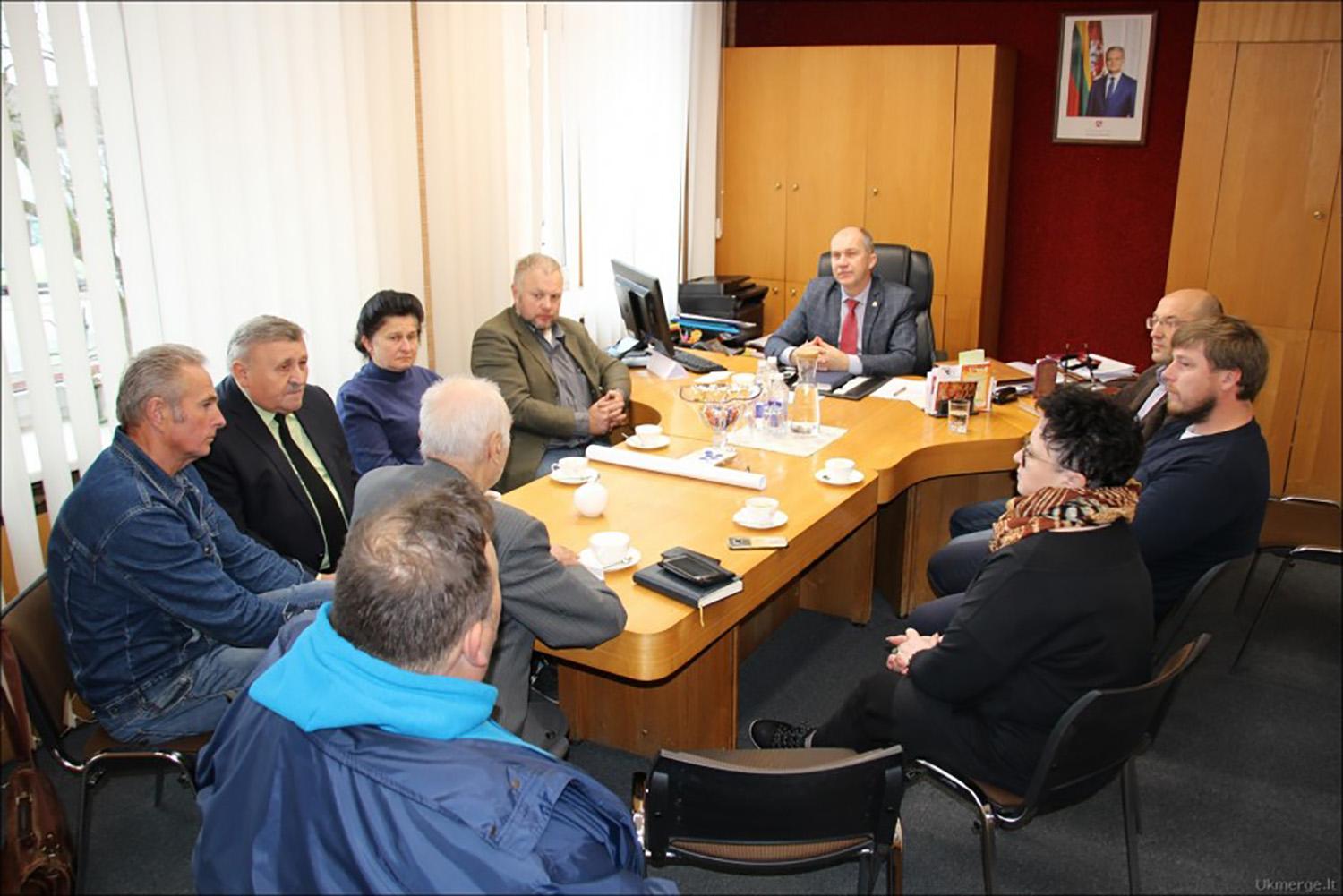 Visos Lietuvos bitininkai susirinks į Užulėnį / Autorės nuotr. Susitikime aptarti planuojamos surengti respublikinės Lietuvos bitininkų šventės organizaciniai klausimai.