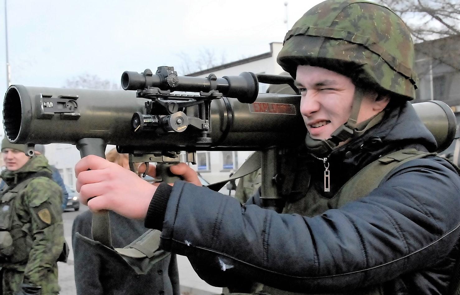 Vyks karinio rengimo pratybos /