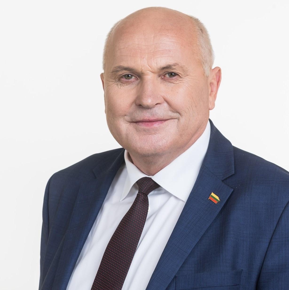 Žada tęsti pradėtus darbus /