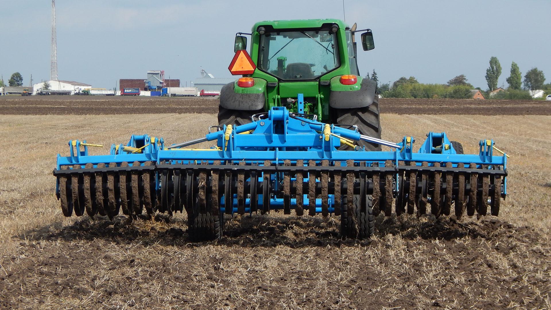 Žemės ūkio technikos skutikai /