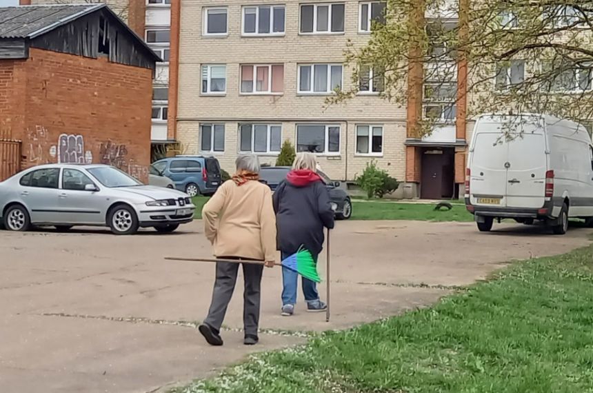 Susirasti darbą trukdo susisiekimo problemos, prasta sveikata, priklausomybės