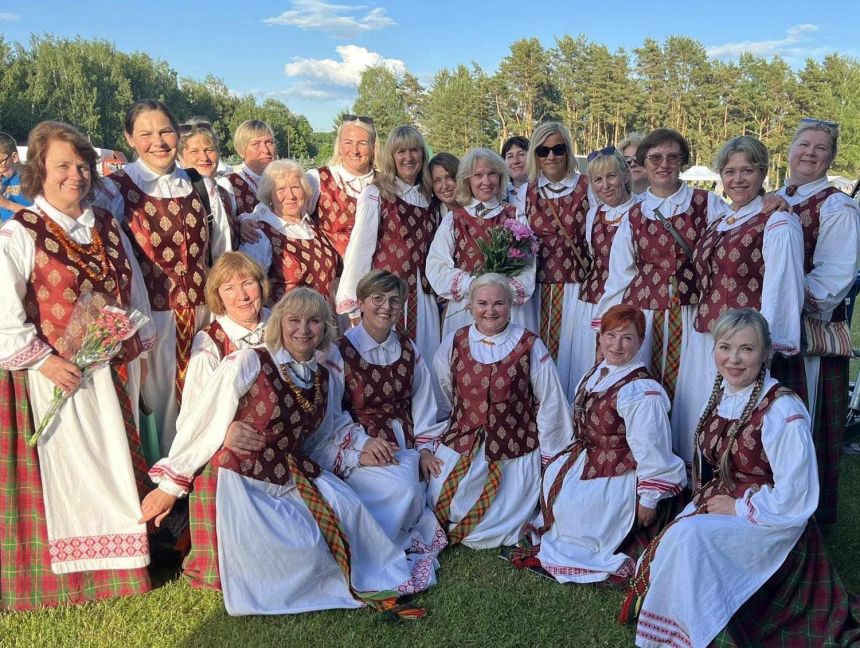 „Žemyna“ vasarą pasitinka dainomis