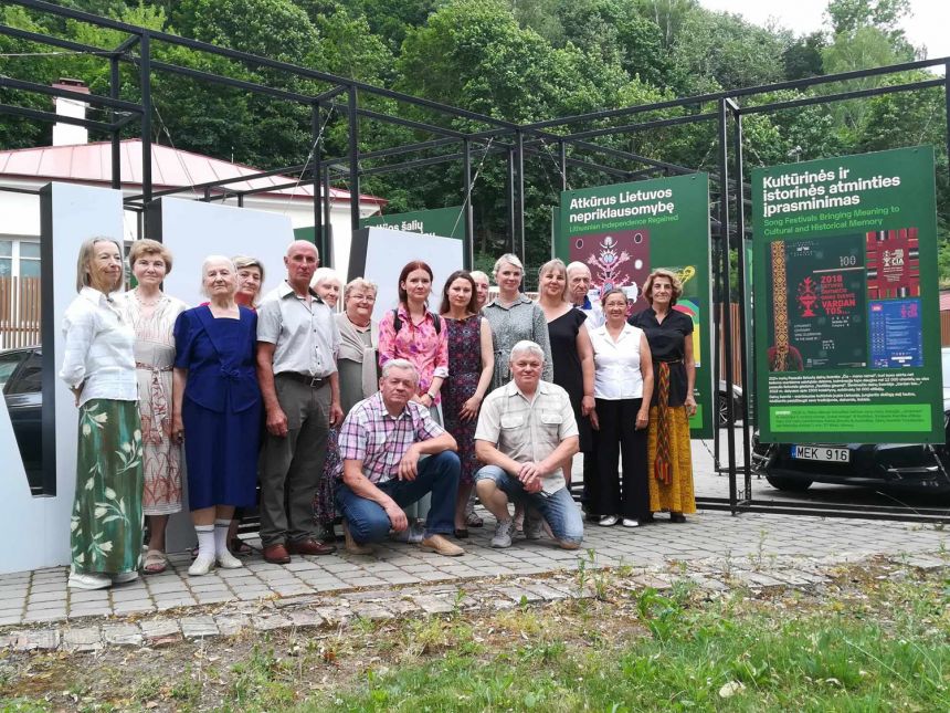 Liaudies dailės parodoje – ir ukmergiškių kūriniai