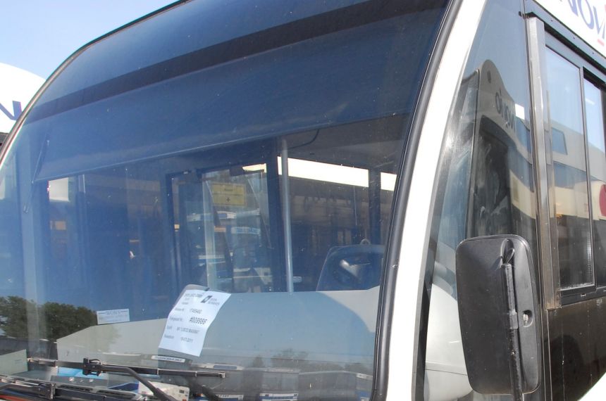 Autobuso durys prispaudė ranką