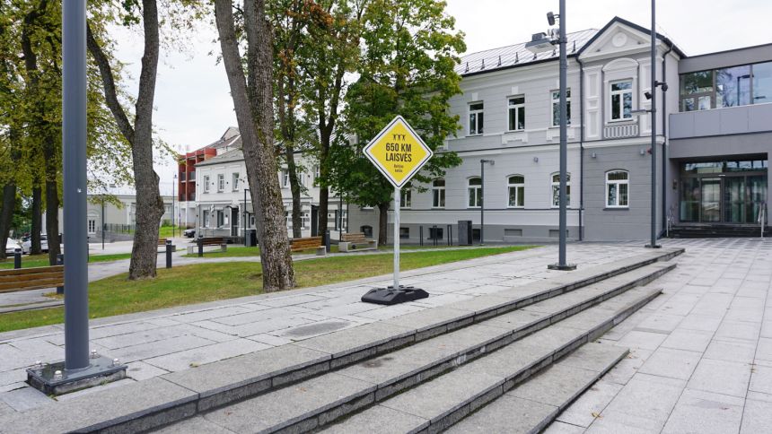 Miestui padovanojo laisvės simbolį