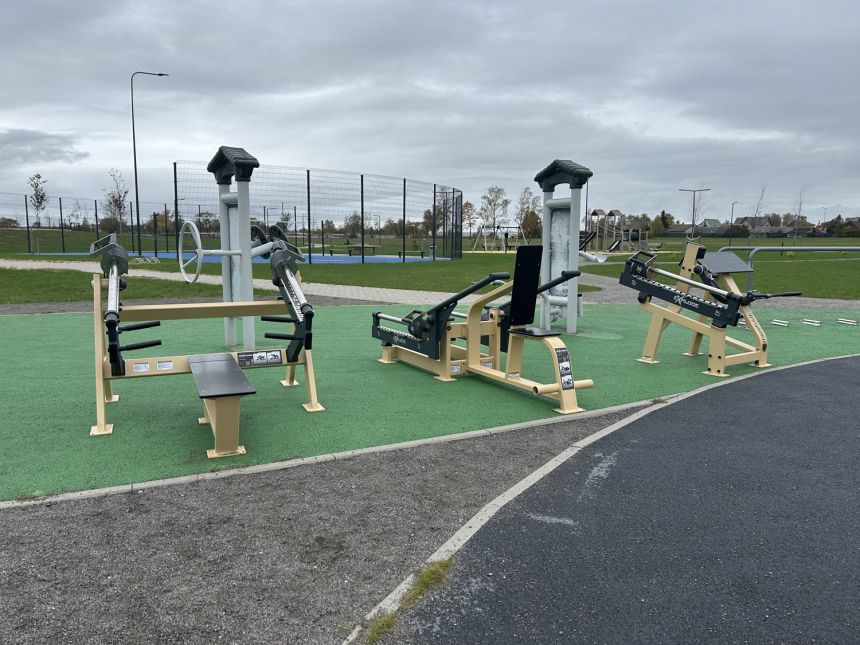 Miniatiūrų parke laikinai įrengti modernūs treniruokliai