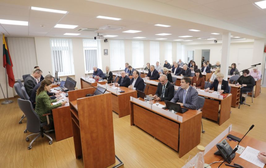 Savivaldybės tarybos posėdyje – sveikinimai su rinkimų pergalėmis