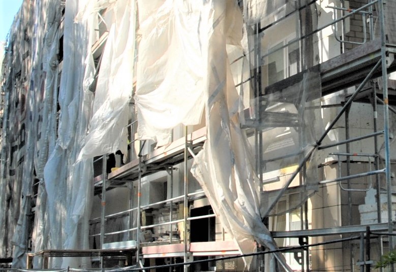 Darbus žada baigti, bet įspėja: renovacija stoja