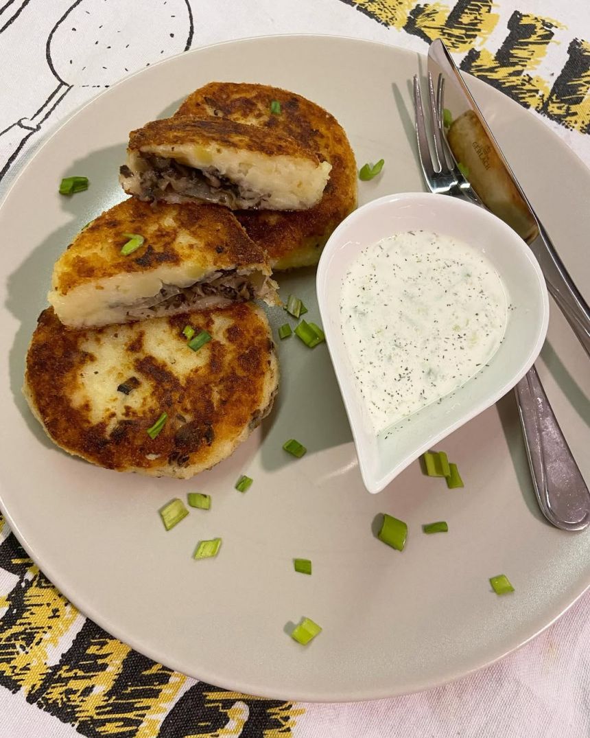 Bulviniai blynai – kotletai su grybais