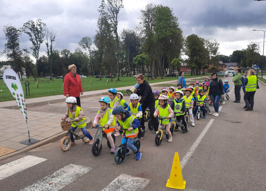 Važiavo dviratukais ir pasiekė rekordą