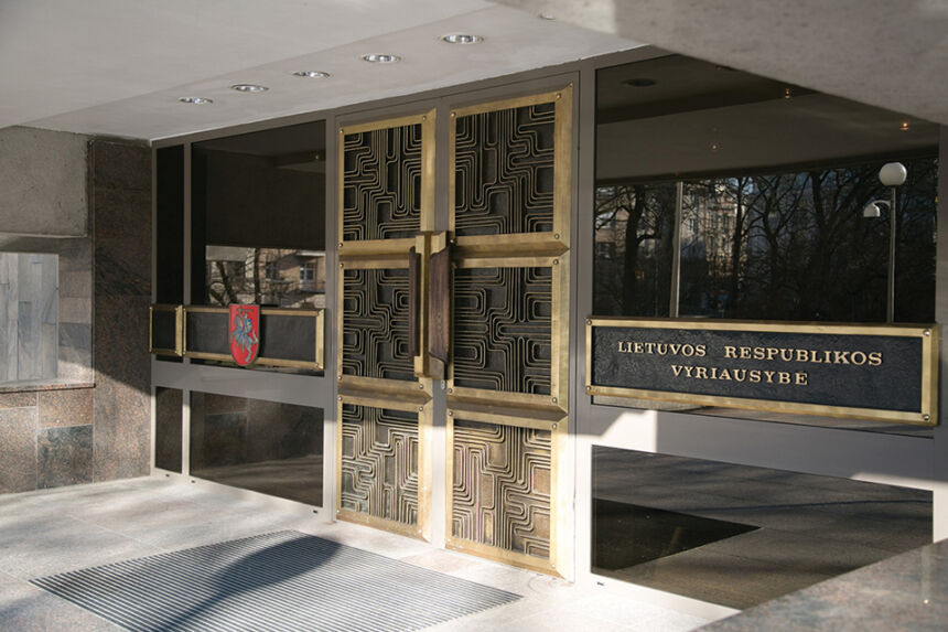 Vyriausybė patvirtino tvarką dėl Sovietų sąjungos karių palaikų perkėlimo