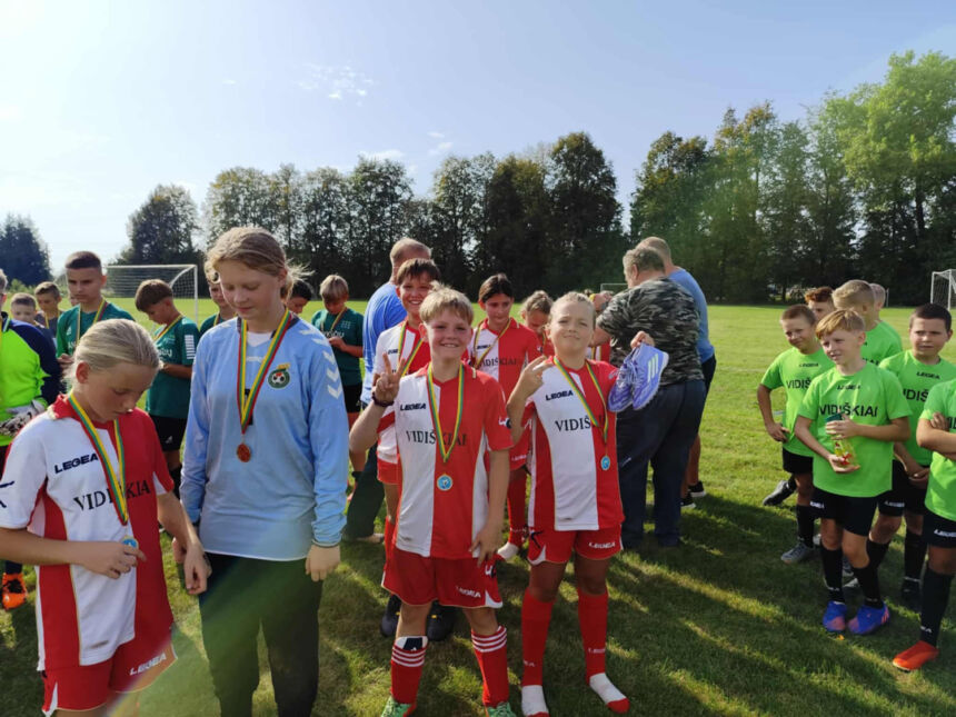 Vyko vaikų futbolo turnyras Šv. Baltramiejaus dienai paminėti