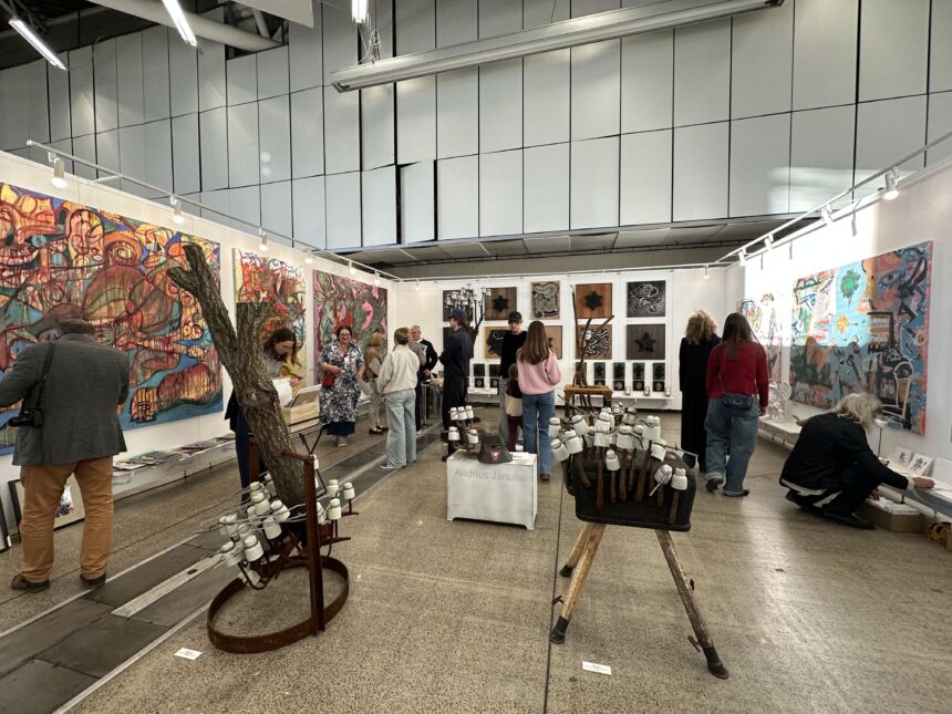 Meno mugės „ArtVilnius’25“ dėmesys į kolekcijas