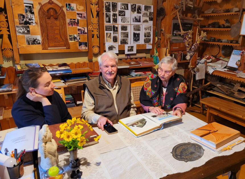 Svečiai iš užsienio savo šaknų ieško Želvoje