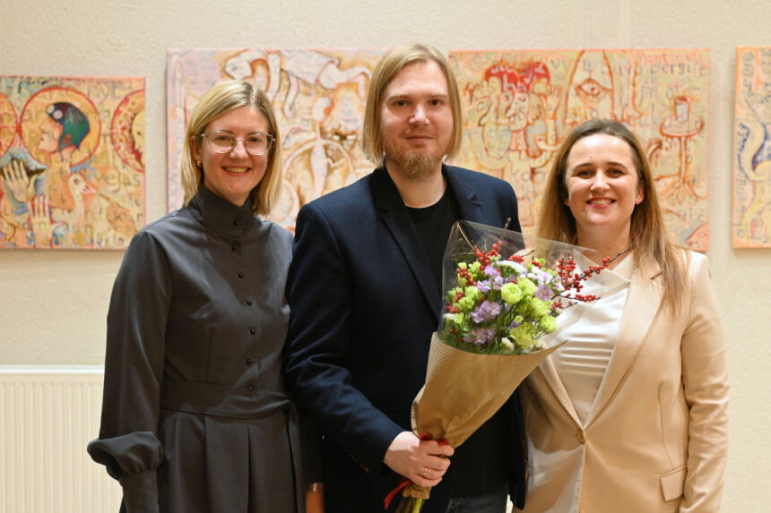 Literatūrinė premija įteikta poetui Vainiui Bakui