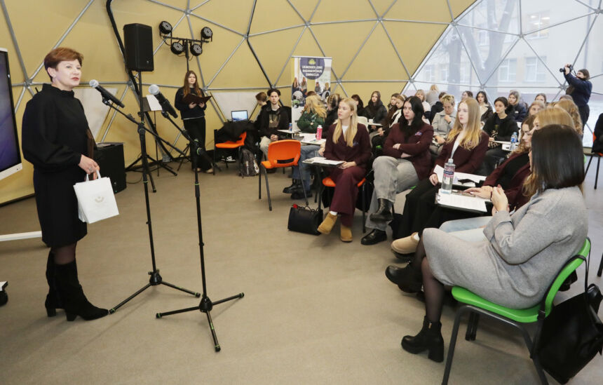 Gimnazijoje – prasmingi renginiai