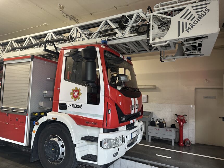 Gaisre daugiabutyje išgelbėta moteris