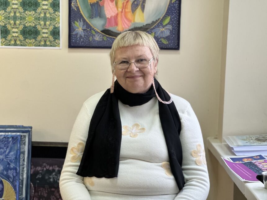 Nijolės Stunskaitės tapybos ant šilko studijoje