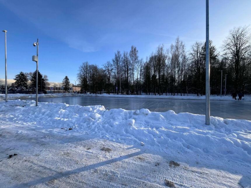 Ukmergėje išliejo ledą čiuožyklai