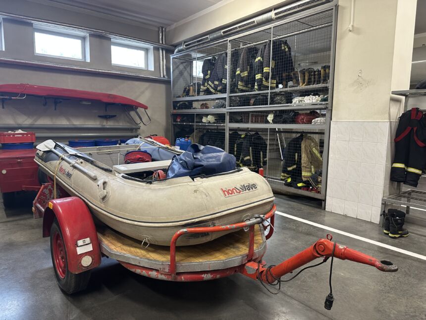 Iš upės ištraukė biotualetą