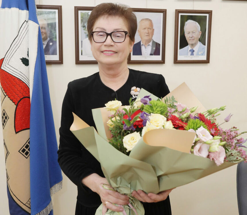 Atsisveikino su ilgamete darbuotoja