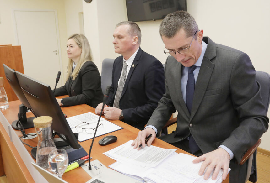 Ims paskolą, pirks pastatą, vykdys melioracijos darbus…