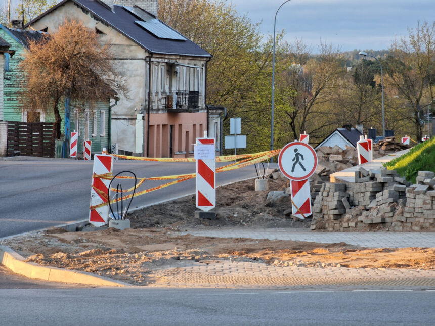Šaligatvį teko perkasti dėl archeologinių darbų
