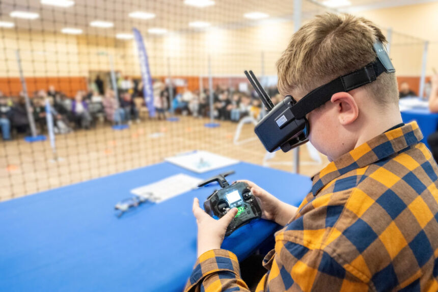 Mokysis konstruoti ir valdyti dronus