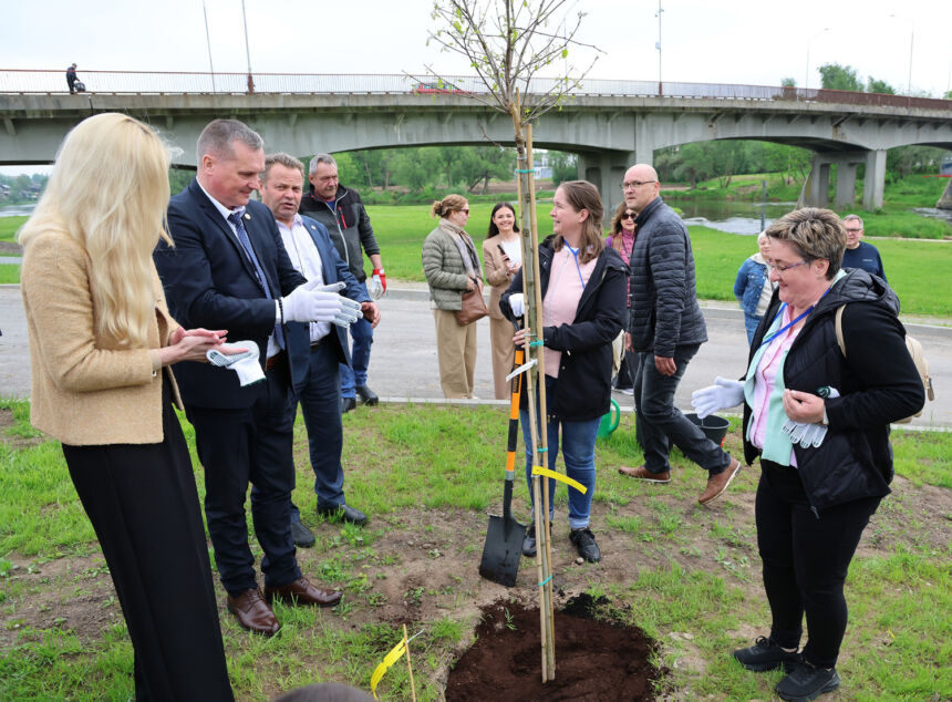 Prie Šventosios kurs Bendrystės parką