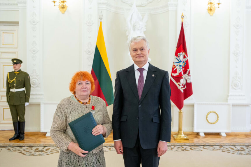 Atsiėmė prezidento įteiktą apdovanojimą