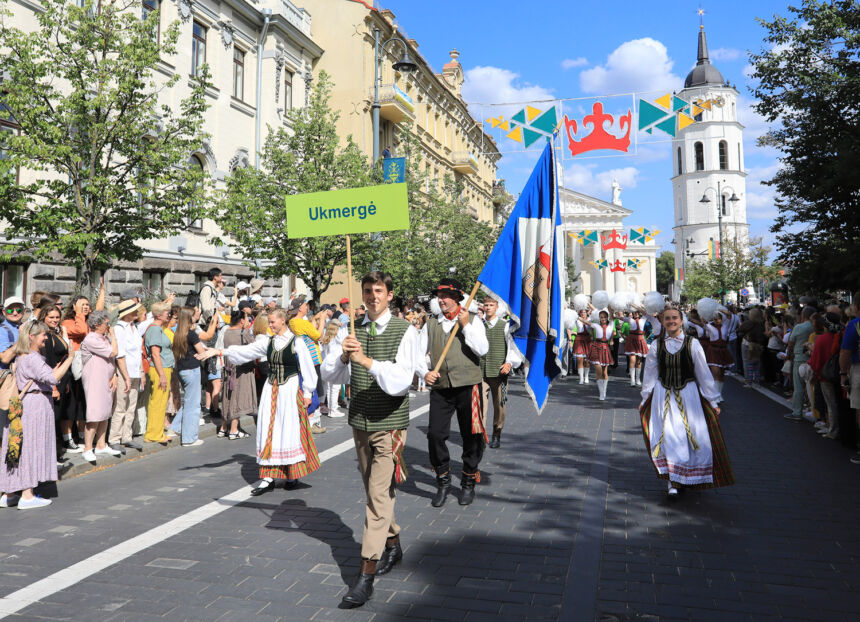 Ukmergiškiai dainuoja kartu su visa Lietuva