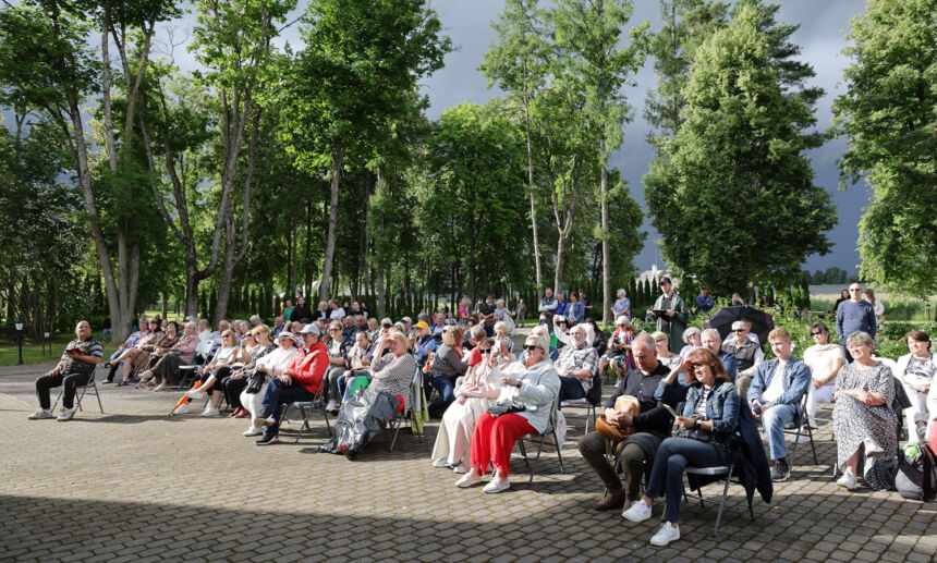 Taujėnuose netrūko kultūros, bendrystės, šypsenų ir paprastai nepaprastų susitikimų