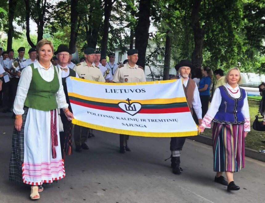 Ariogaloje kartu su visa Lietuva žengė ir Ukmergės tremtiniai