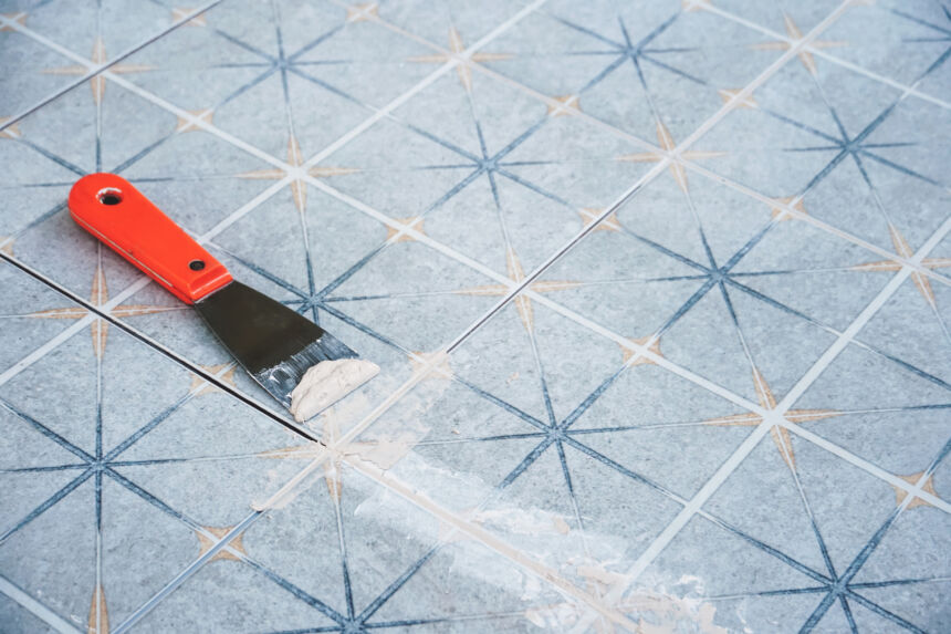 Plytelių siūlių glaistas: kuo skiriasi cementiniai ir epoksidiniai sprendimai?