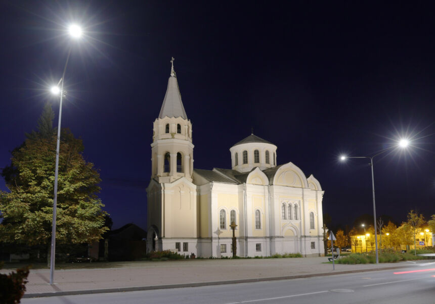 Bažnyčia nušvito naujai